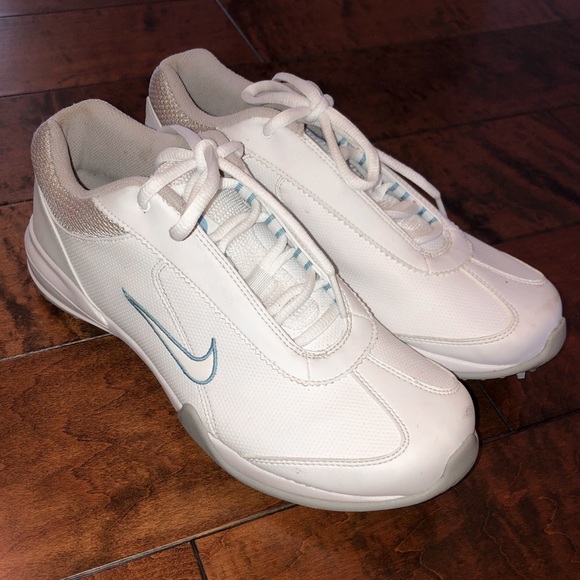 vintage nike tennis shoes
